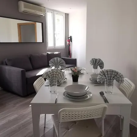 App 14 : Centre , 4 Personnes Appartement *