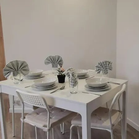 App 14 : Centre , 4 Personnes Appartement